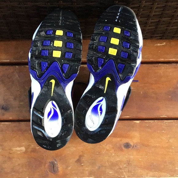 King Griffey’s - Picture 3 of 5